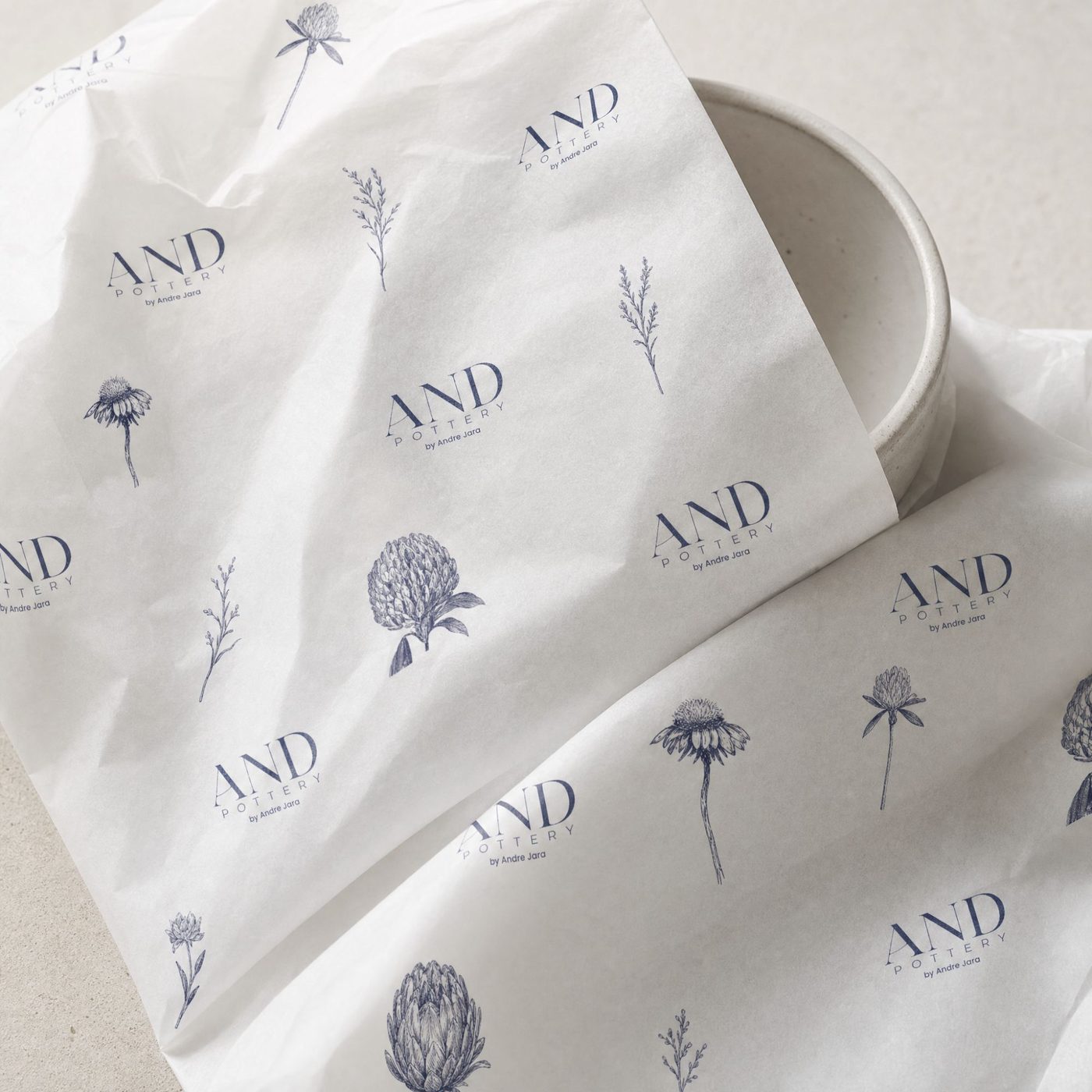 And Pottery · Tissue paper con flores navy